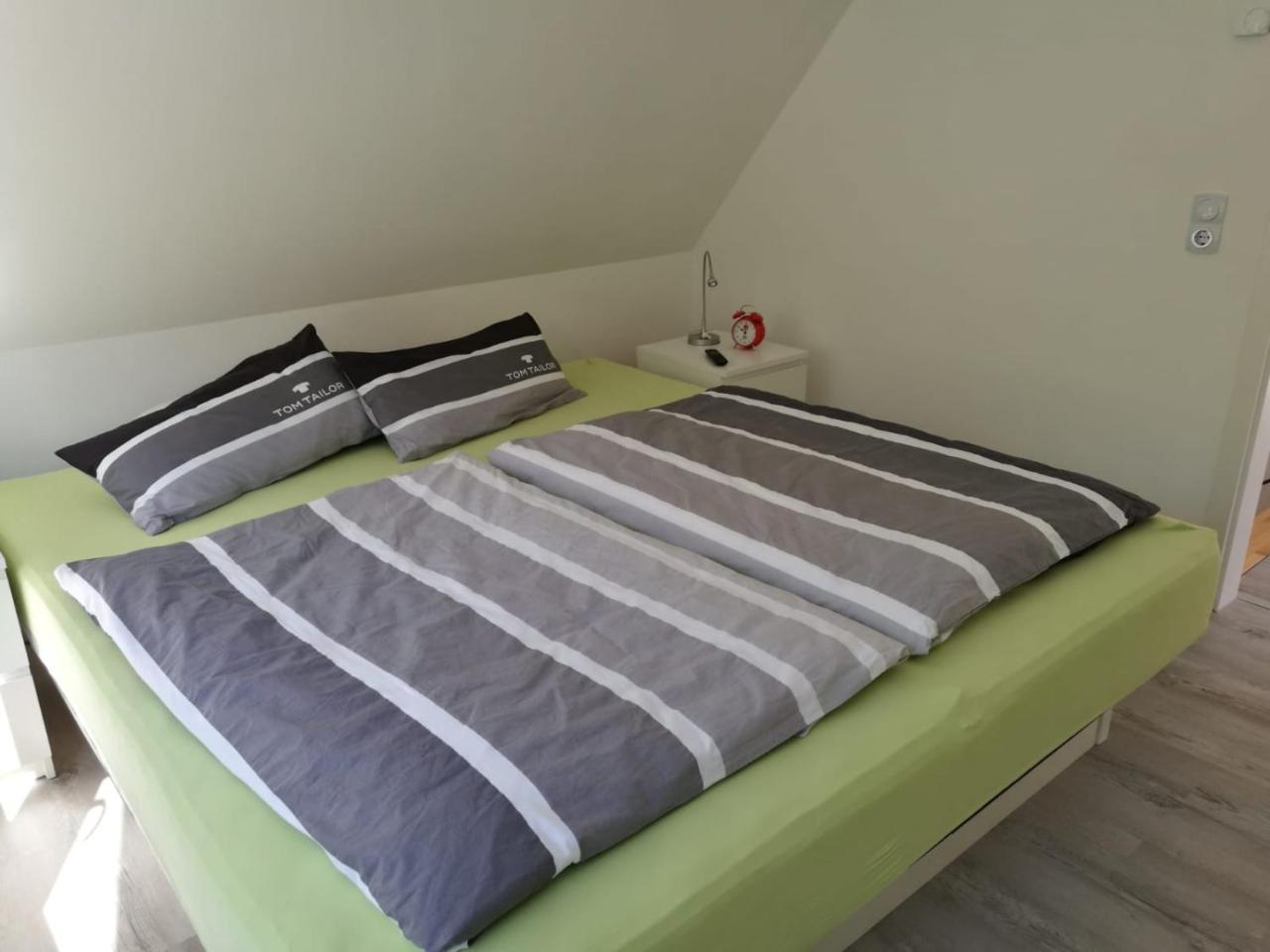 Ferienhaus Goermer Mit Wasserbett Schmölln Kültér fotó